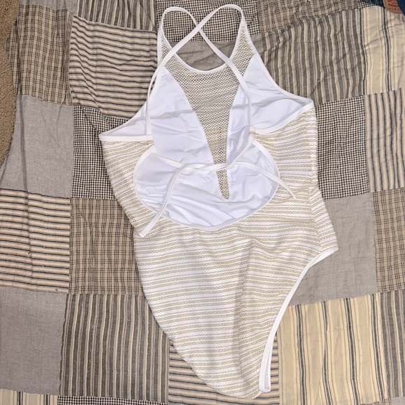 Gold one peice - Picture 2 of 6